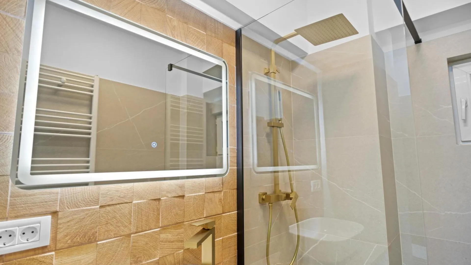 Luxurious Apartment With Balcony - Bibescu Ultra Central Bucharest 0*,