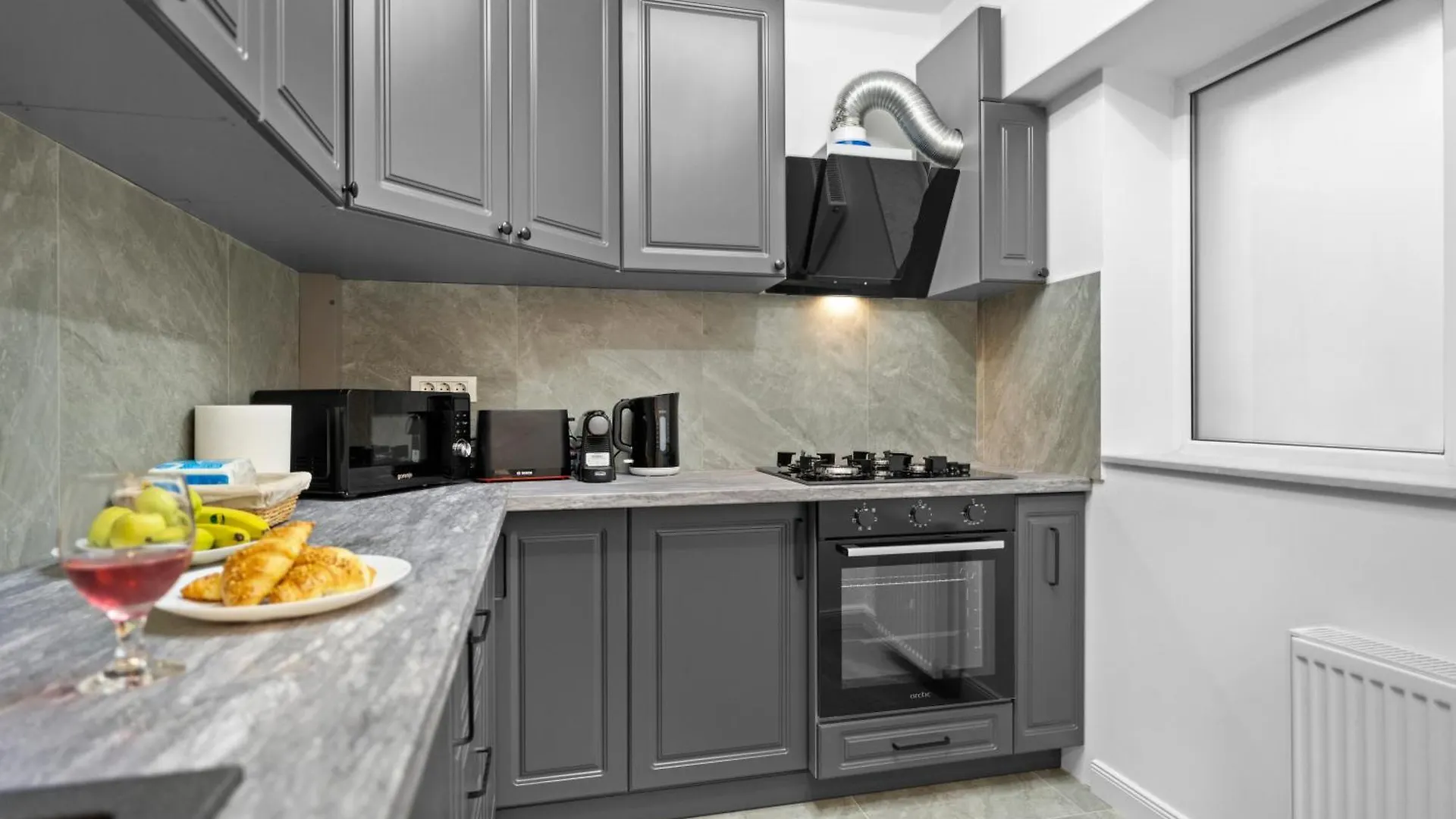 Luxurious Apartment With Balcony - Bibescu Ultra Central Bucureşti 0*,  România