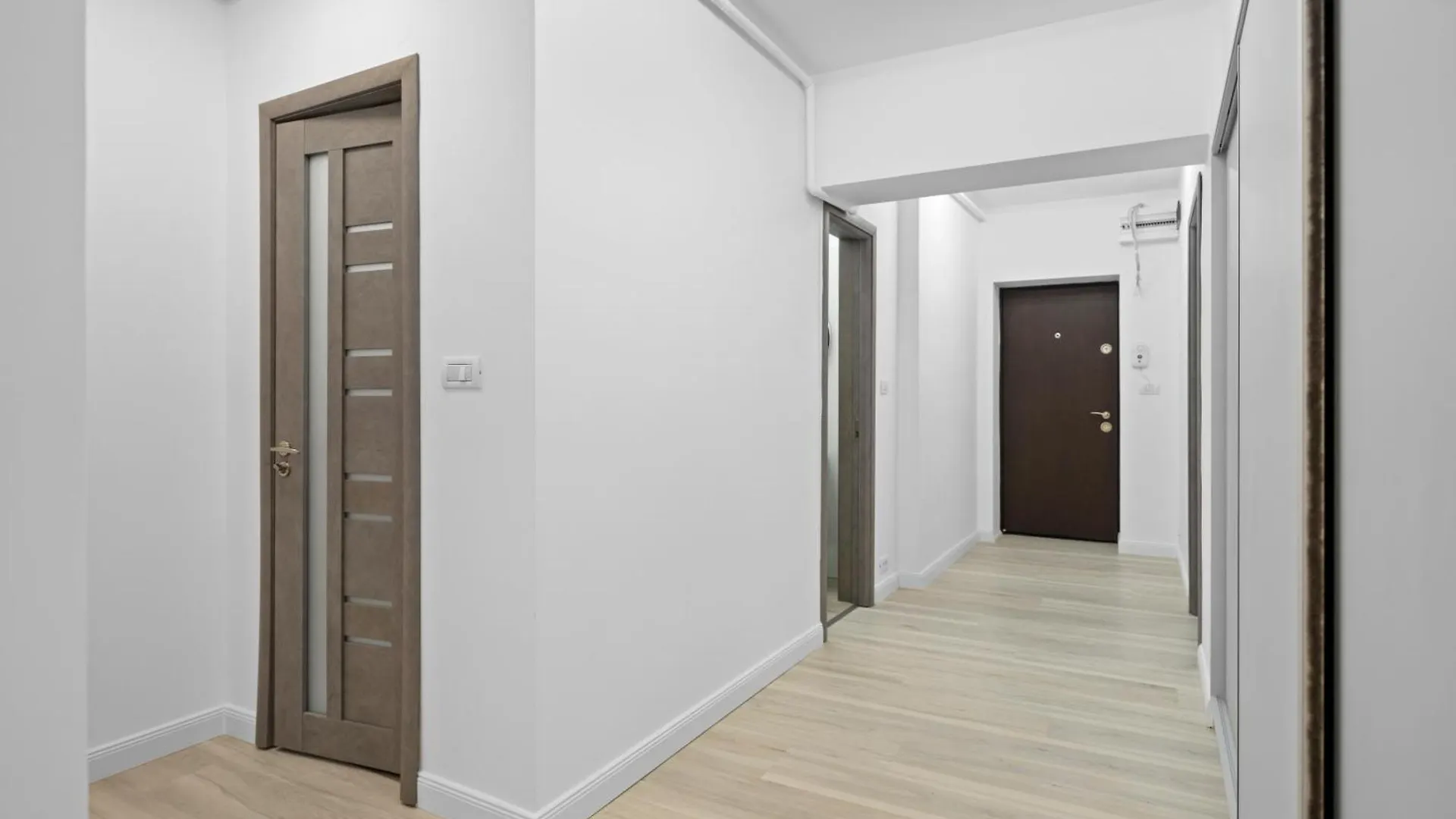 Luxurious Apartment With Balcony - Bibescu Ultra Central Bucureşti