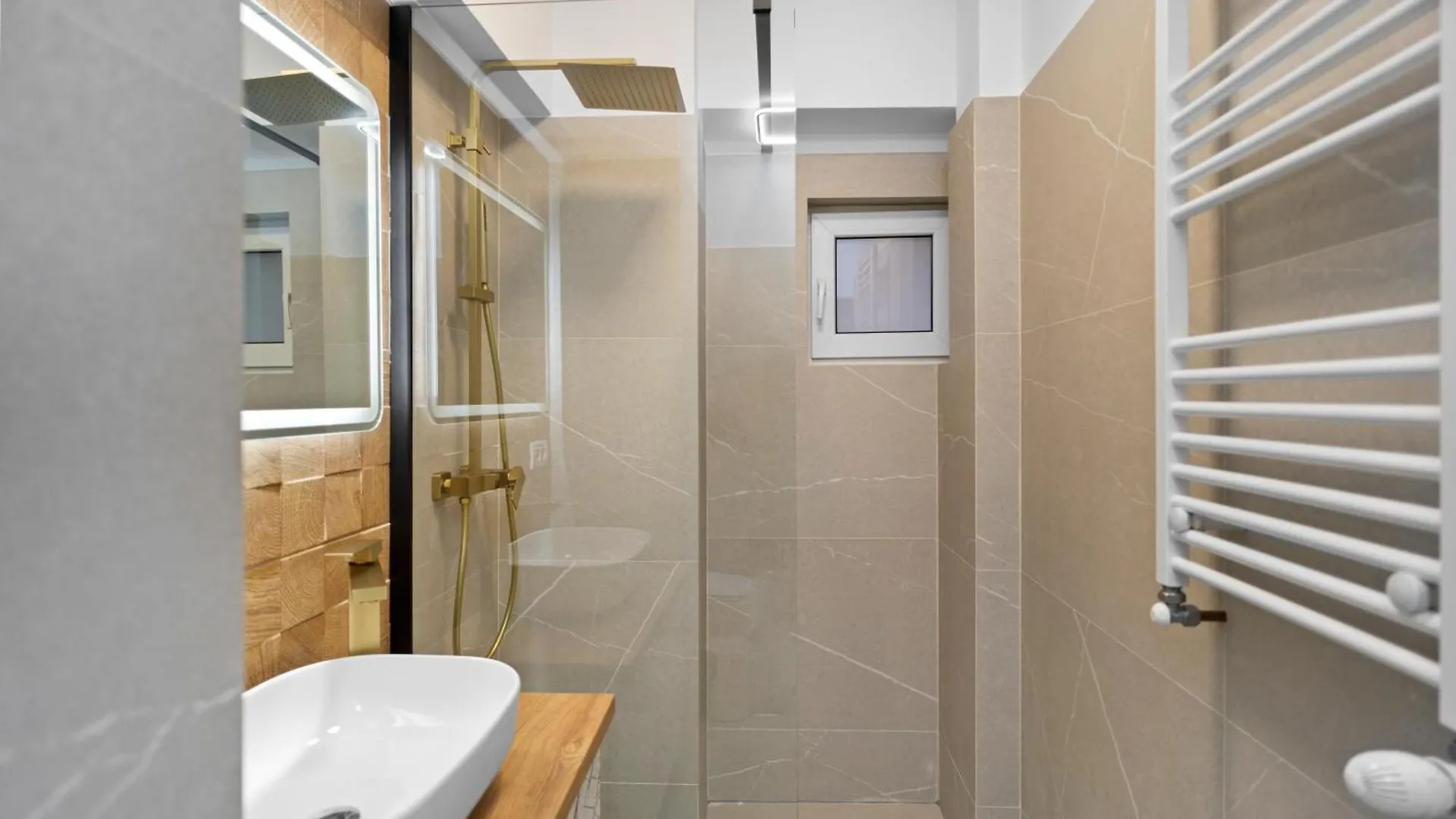Luxurious Apartment With Balcony - Bibescu Ultra Central Bucharest