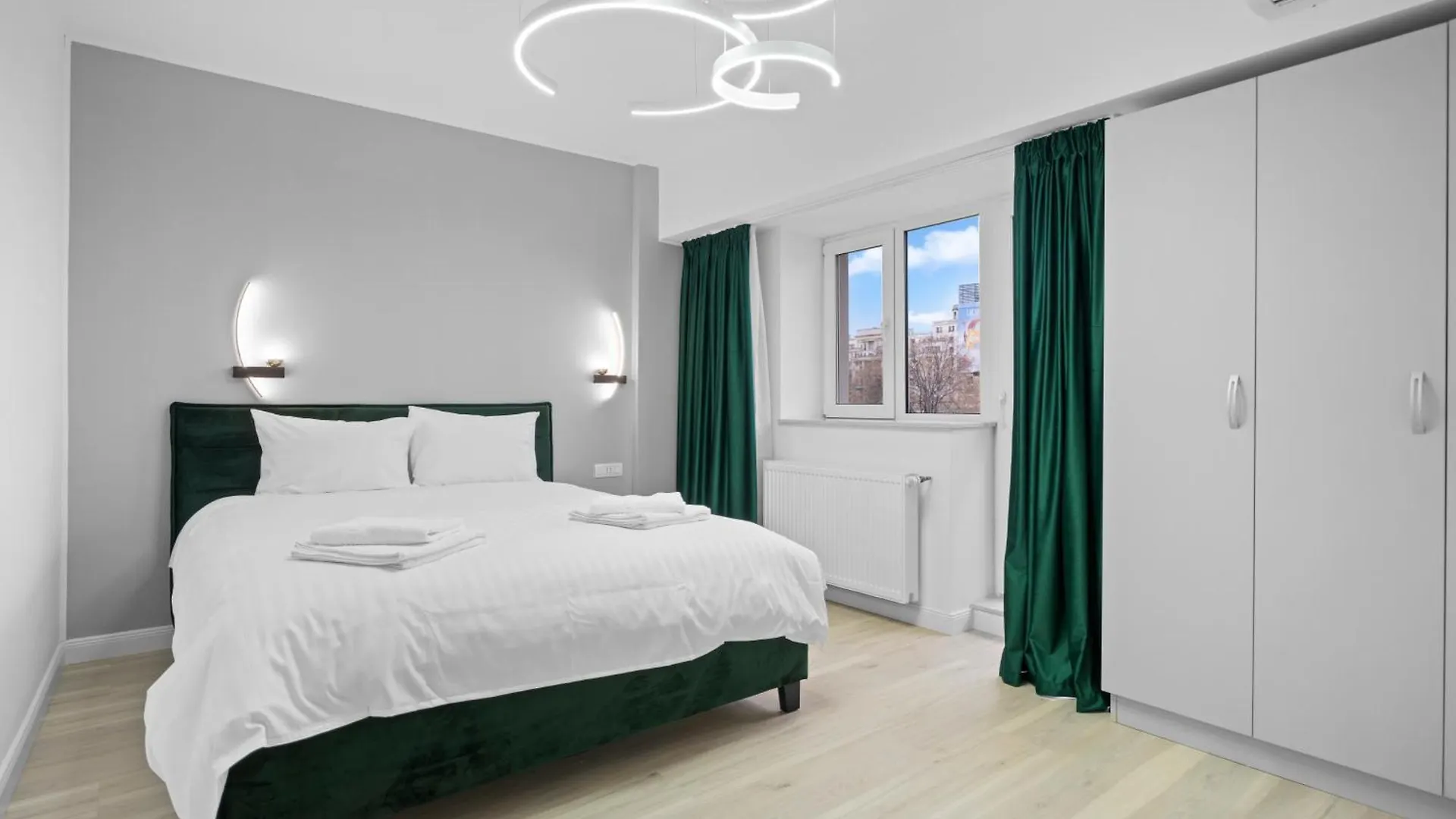 Luxurious Apartment With Balcony - Bibescu Ultra Central Bucharest