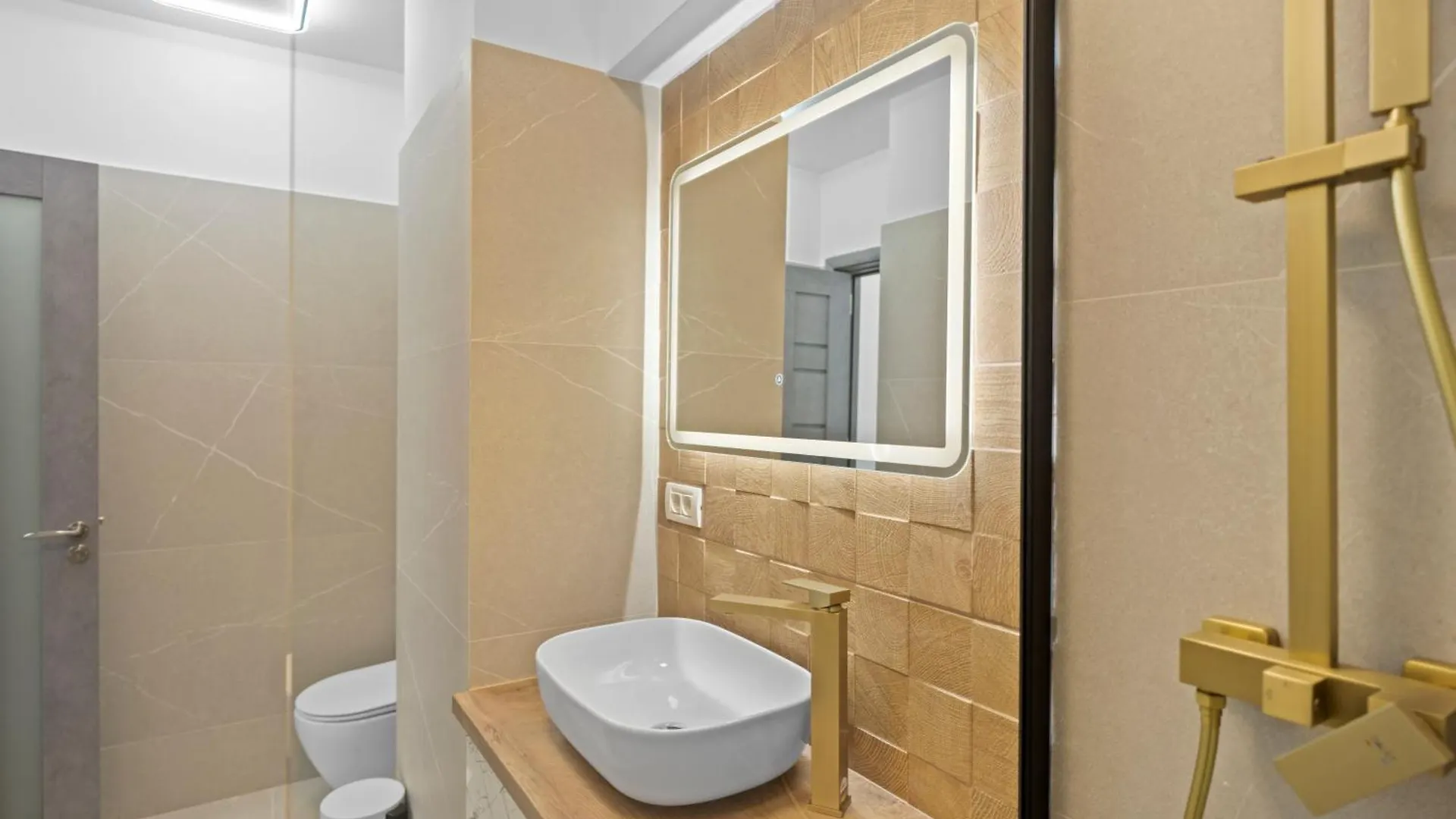 Luxurious Apartment With Balcony - Bibescu Ultra Central Bucharest 0*,  Romania