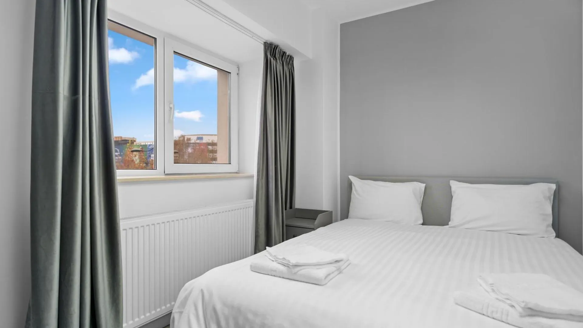 Luxurious Apartment With Balcony - Bibescu Ultra Central Bucharest